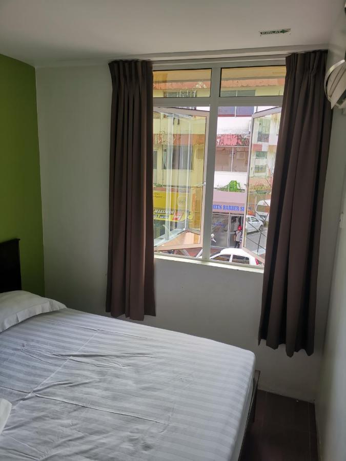 Red Tomato Hotel Labuan Exterior photo